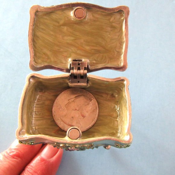 Swarovski crystals rhinestone ring box - trinket box - desk - table top - Picture 12 of 13